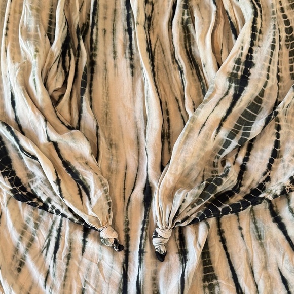 Planet Blue Blue Life Boho Beige Soft Tie-Dye Open Back Top Size Medium - Picture 7 of 10